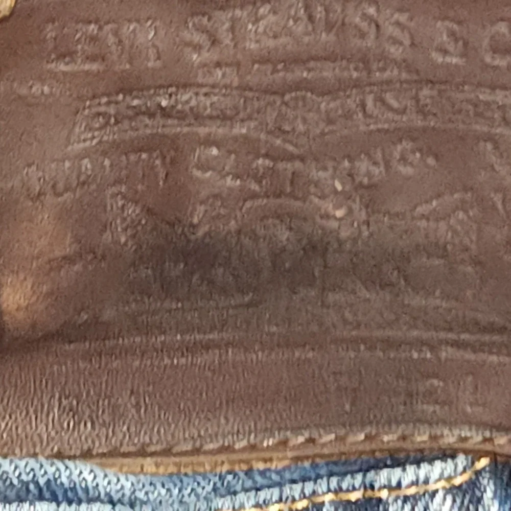 Levi's 501 Jeans Men's 42x32 High Rise Button Fly USA Light Wash‎ Cotton